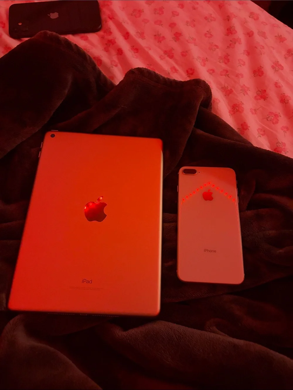 Apple iPad and iPhone in White and Black - Dual Device Set both unlocked